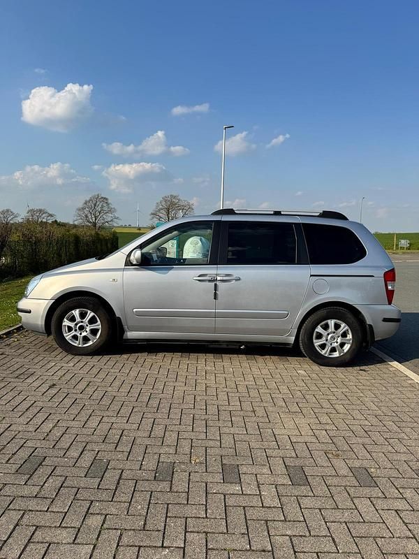 Gebraucht Kia Carnival 185 PS (136 kW) 2006 Silber Van / Kleinbus