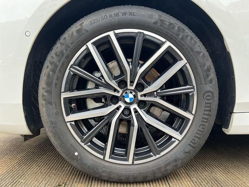 Gebraucht BMW 218 M Sport 136 PS (100 kW) 2022 Weiß Van / Kleinbus