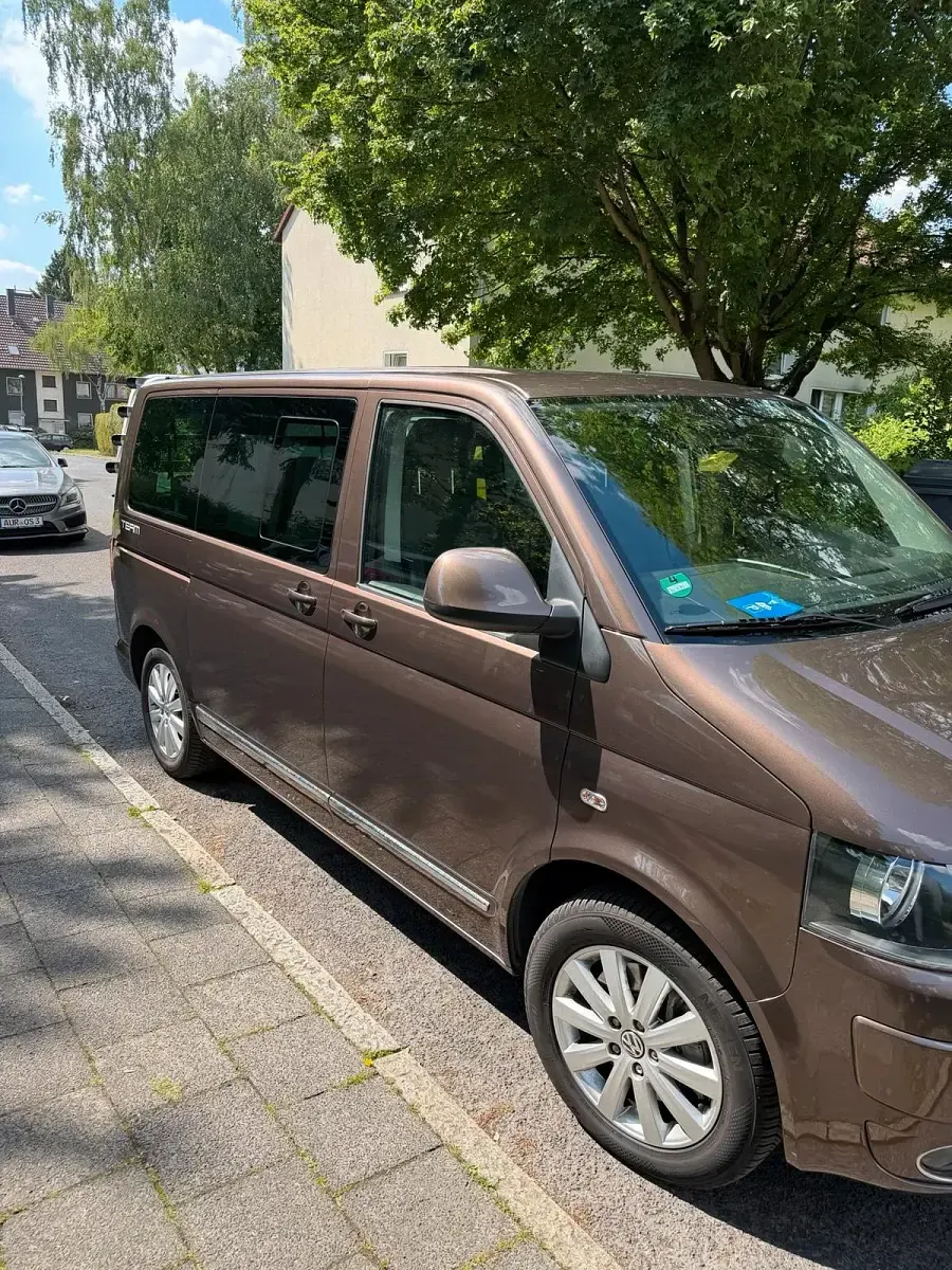 Gebraucht VW Multivan 180 PS (132 kW) 2011 Braun Van / Kleinbus
