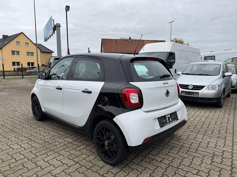 Gebraucht Smart ForFour Basis 71 PS (52 kW) 2019 Schwarz Kleinwagen