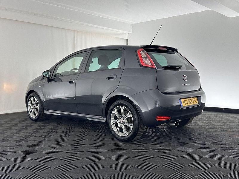 Gebraucht Fiat Punto Evo Lounge 82 PS (60 kW) 2015 Grau Kleinwagen