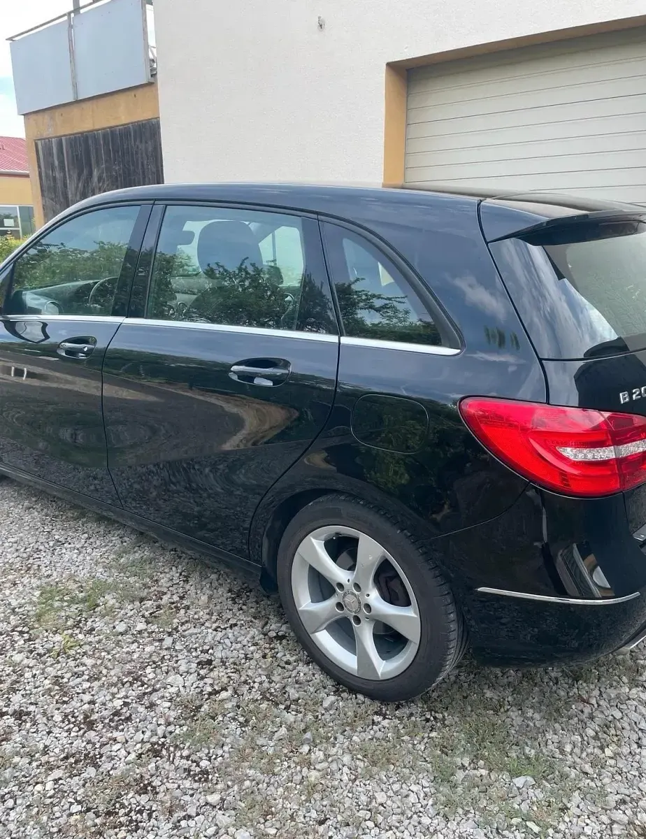 Gebraucht Mercedes B200 156 PS (114 kW) 2013 Schwarz Van / Kleinbus
