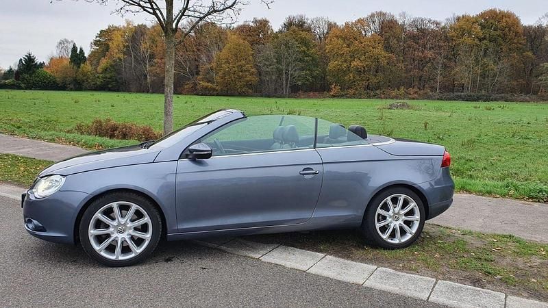 Blau Gebraucht 2009 VW Eos Cabrio | 5.600 € (Fairer Preis) - Bild 1/4