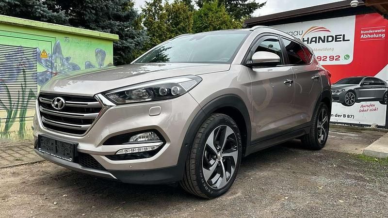Beige Gebraucht 2015 Hyundai Tucson SUV | 17.499 € (Fairer Preis) - Bild 1/4