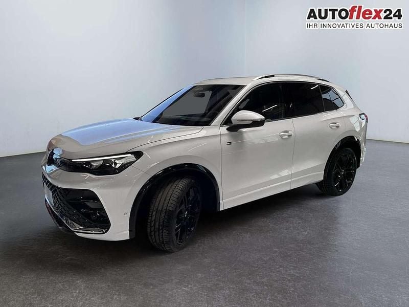 0e grenadilla black Neu 2025 VW Tiguan R-line Edition SUV | 51.484 € (Fairer Preis) - Bild 1/4