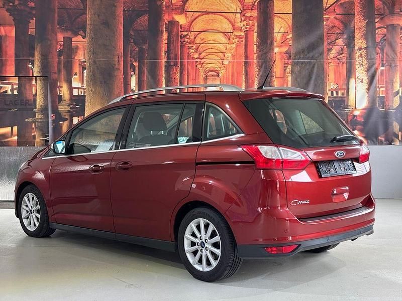 Gebraucht Ford Grand C-Max Titanium 150 PS (110 kW) 2015 Rot Van / Kleinbus