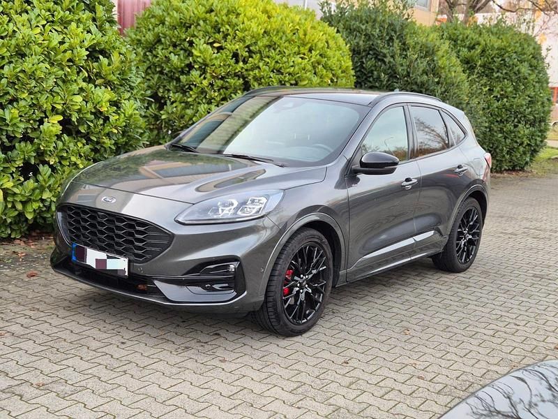 Grau Gebraucht 2023 Ford Kuga ST-Line SUV | 17.900 € - Bild 1/4