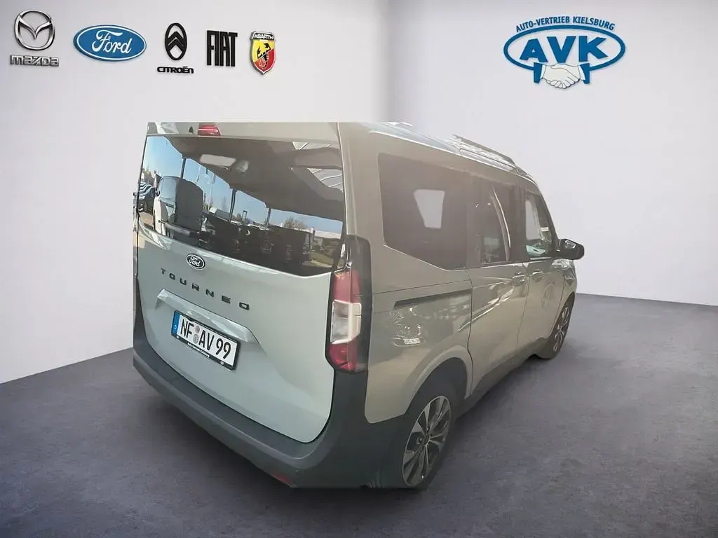 Gebraucht Ford Tourneo Courier Titanium 125 PS (91 kW) 2026 Grau Van / Kleinbus