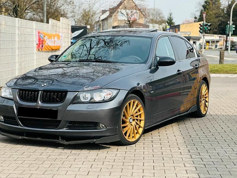 Gebraucht BMW 330 231 PS (169 kW) 2008 Grau Limousine