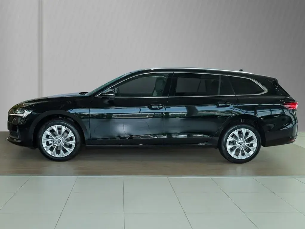 Gebraucht Skoda Superb Selection 150 PS (110 kW) 2025 Schwarz Kombi