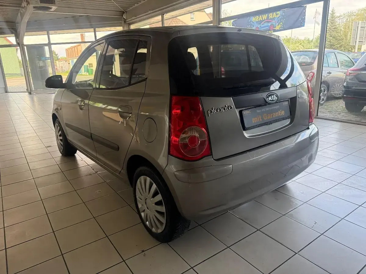 Gebraucht Kia Picanto Vision 65 PS (47 kW) 2010 Silber Kleinwagen