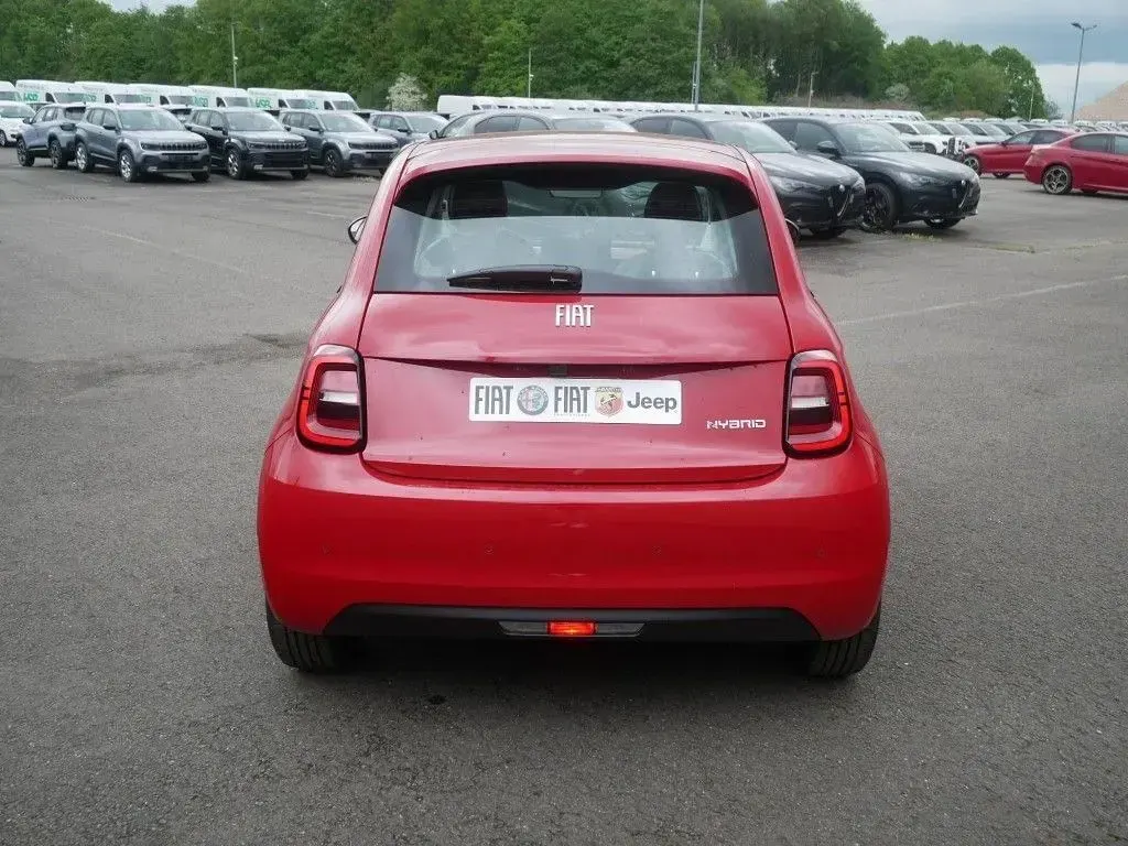 Neu Fiat 500 Icon 65 PS (47 kW) 2026 Rot Kleinwagen