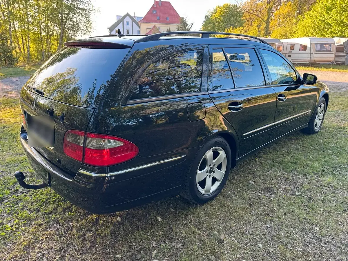 Gebraucht Mercedes E200 184 PS (135 kW) 2008 Schwarz Kombi