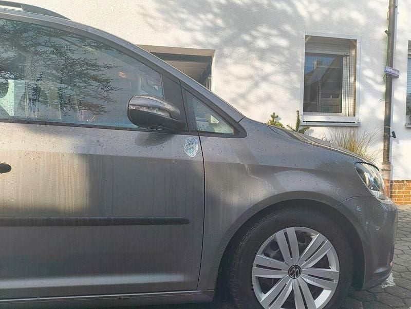 Gebraucht VW Touran 105 PS (77 kW) 2010 Beige Van / Kleinbus