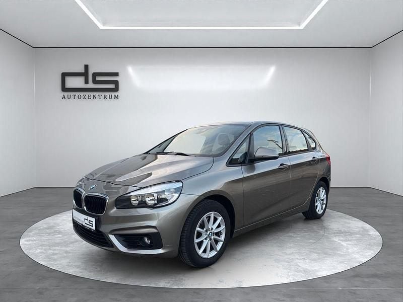 Grau Gebraucht 2015 BMW 218 Active Tourer Basis Van / Kleinbus | 14.490 € (Guter Preis) - Bild 1/4