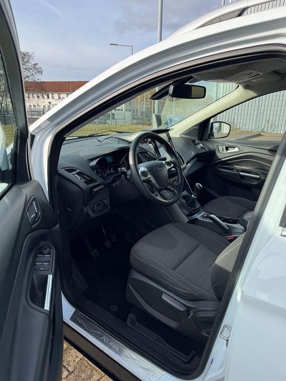 Gebraucht Ford Kuga 120 PS (88 kW) 2015 Weiß SUV