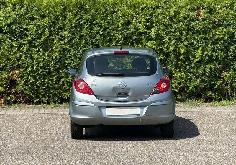 Gebraucht Opel Corsa Selection 69 PS (50 kW) 2012 Silber Kleinwagen
