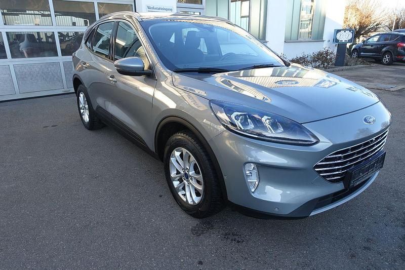 Gebraucht Ford Kuga Titanium 152 PS (111 kW) 2022 Silber SUV