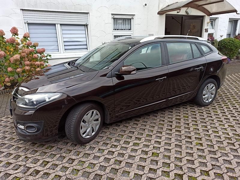 Braun Gebraucht 2014 Renault Mégane GrandTour Kombi | 4.800 € (Fairer Preis) - Bild 1/4