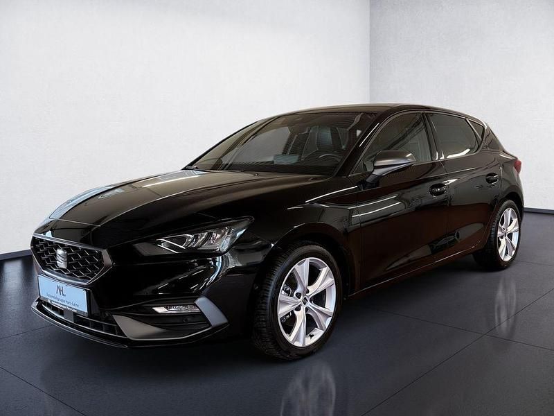 Second-hand Seat Leon FR 150 CP (110 kW) 2025 Negru Berlinǎ