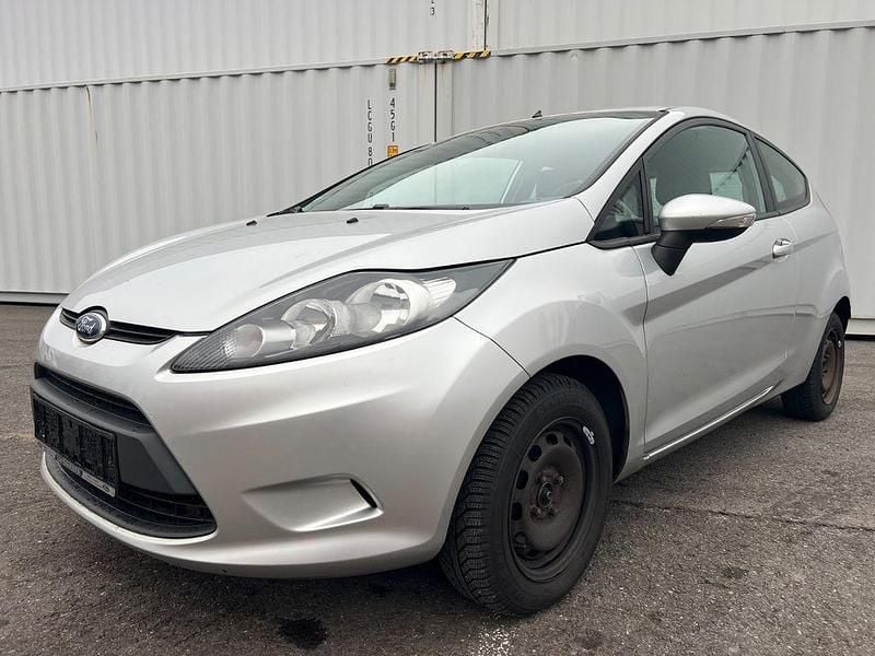 Silber Gebraucht 2011 Ford Fiesta Trend Limousine | 3.499 € (Guter Preis) - Bild 1/4