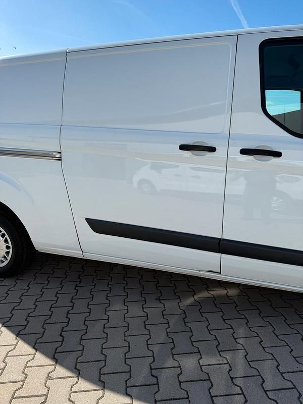 Second-hand Ford Transit Custom 125 CP (91 kW) 2015 Alb Monovolum