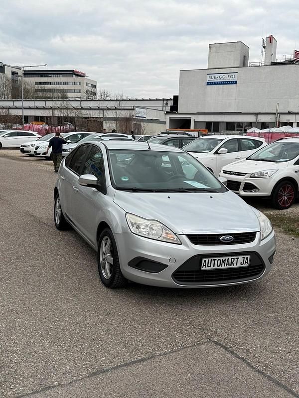 Używany Ford Focus 100 KM (73 kW) 2008 Srebrny Kombi
