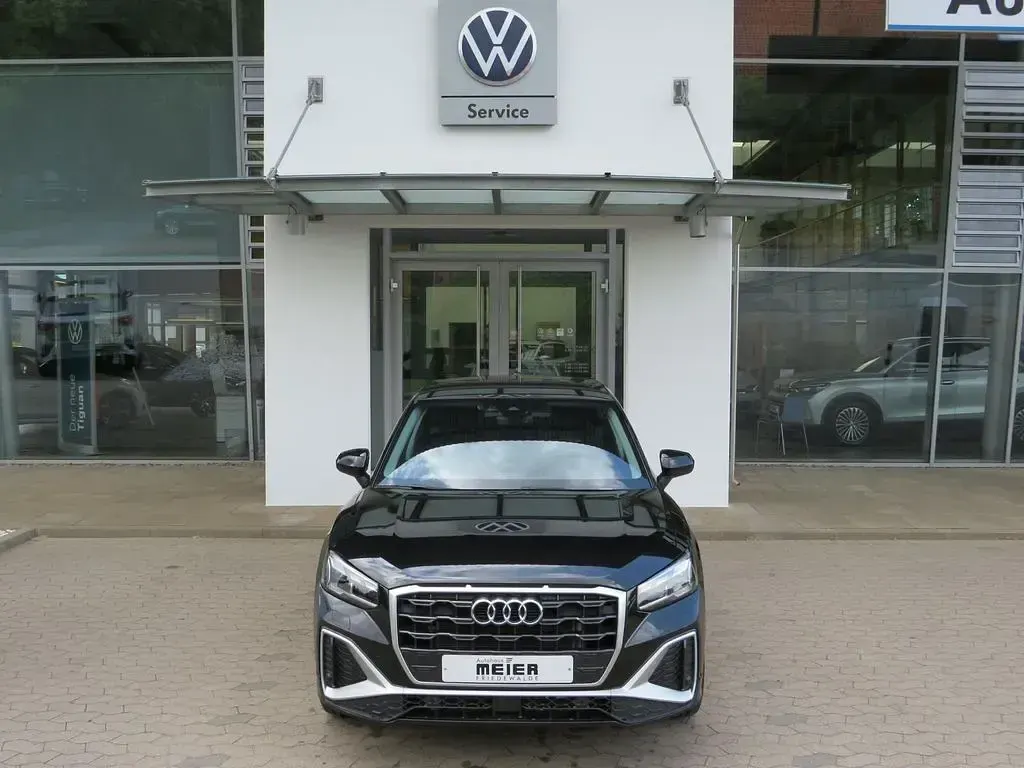 Używany Audi Q2 S-Line 150 KM (110 kW) 2025 Czarny SUV