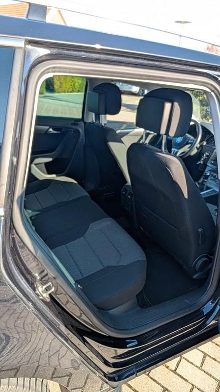 Second-hand VW Passat 105 CP (77 kW) 2014 Negru Break