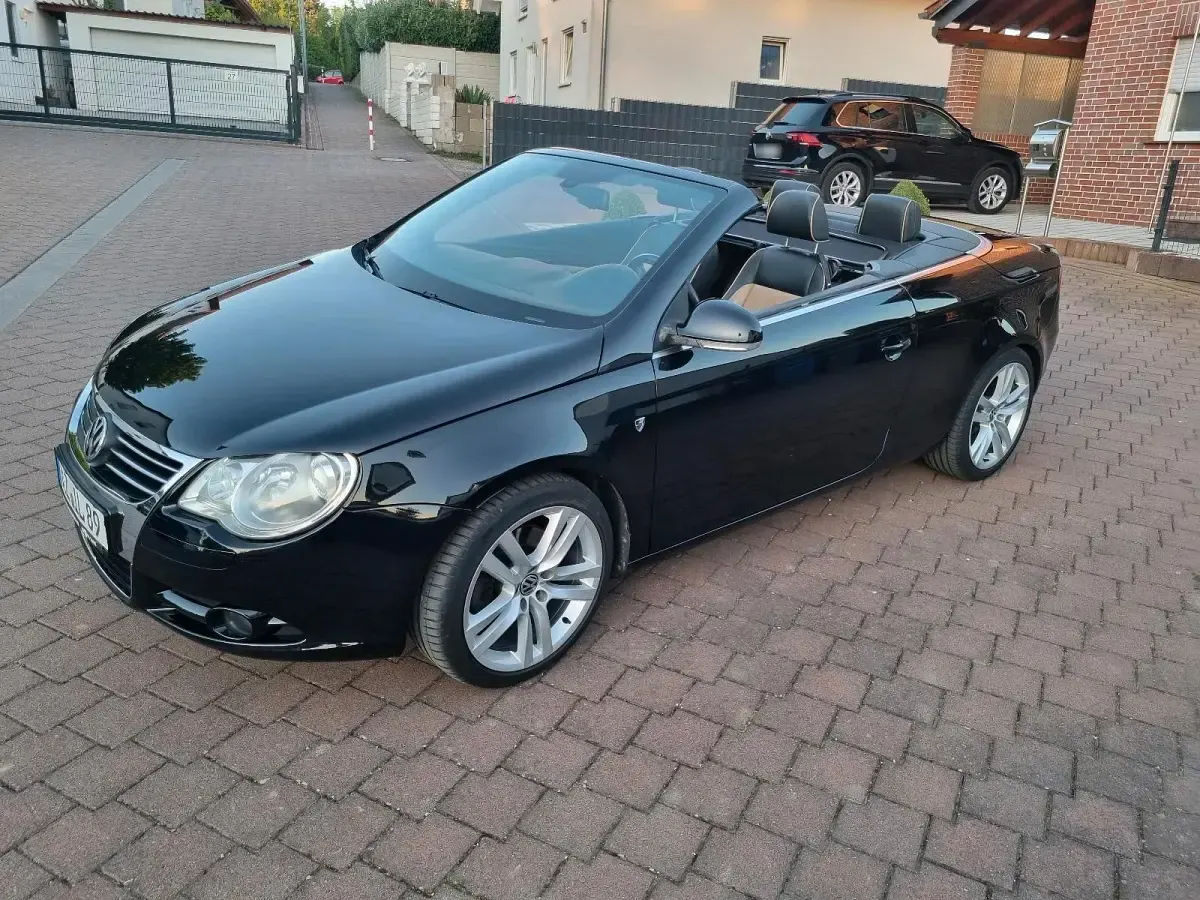 Używany VW Eos Individual 140 KM (102 kW) 2008 Czarny Kabriolet