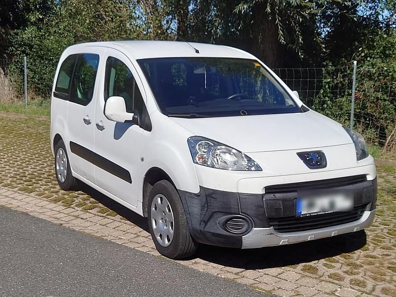 Weiß Gebraucht 2008 Peugeot Partner Tepee Van / Kleinbus | 3.500 € (Guter Preis) - Bild 1/4