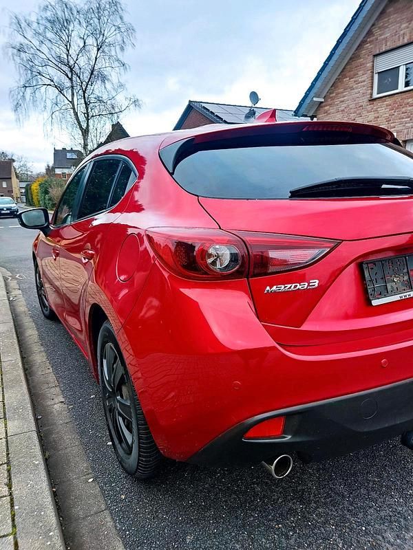 Gebraucht Mazda 3 Inclusive 150 PS (110 kW) 2014 Rot Limousine