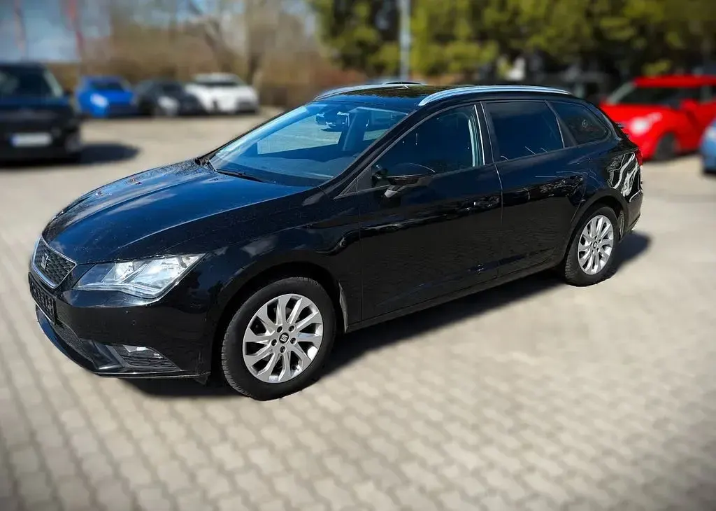 Używany Seat Leon ST 105 KM (77 kW) 2015 Czarny Kombi
