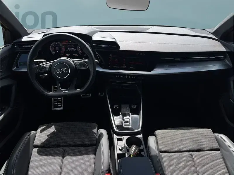 Gebraucht Audi A3 Sportback 116 PS (85 kW) 2023 Gelb Kleinwagen
