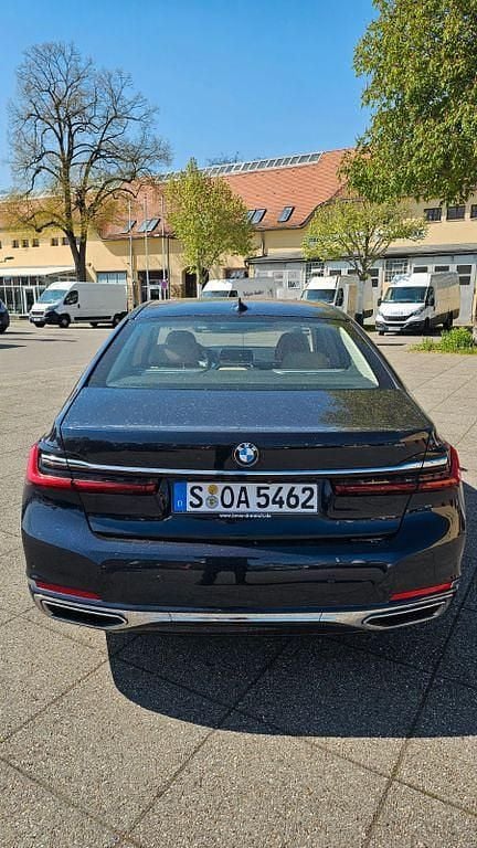 Gebraucht BMW 740 Sport Line 340 PS (250 kW) 2019 Blau Limousine