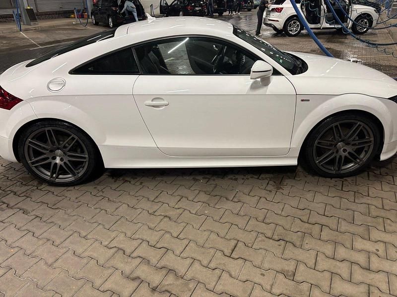 Weiß Gebraucht 2011 Audi TT S-Line Coupé | 15.700 € (Teuer) - Bild 1/4