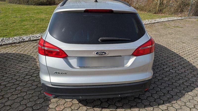 Gebraucht Ford Focus Business Edition 120 PS (88 kW) 2016 Silber Kombi