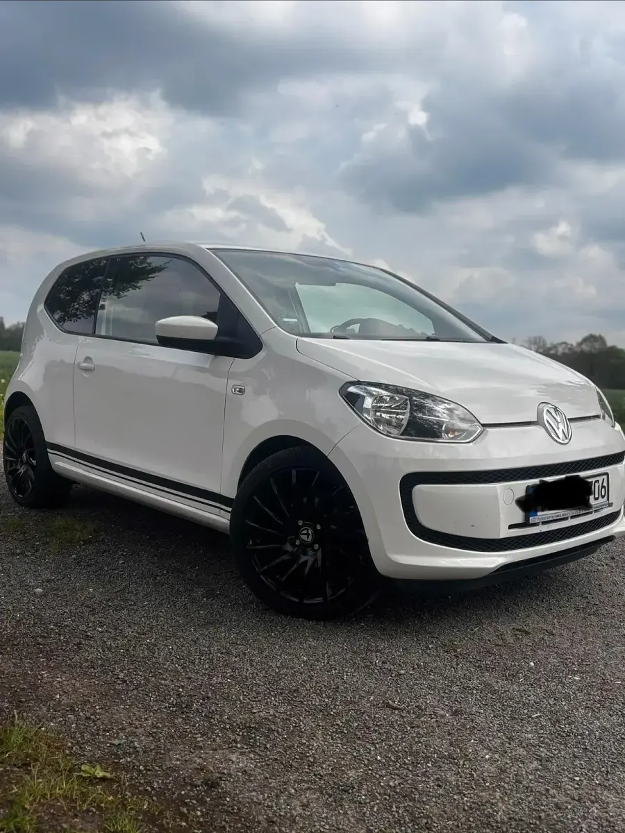 Używany VW up! 68 KM (50 kW) 2015 Biały Hatchback