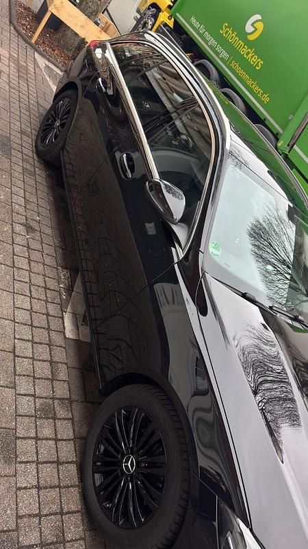 Gebraucht Mercedes C220 197 PS (144 kW) 2024 Schwarz Kombi