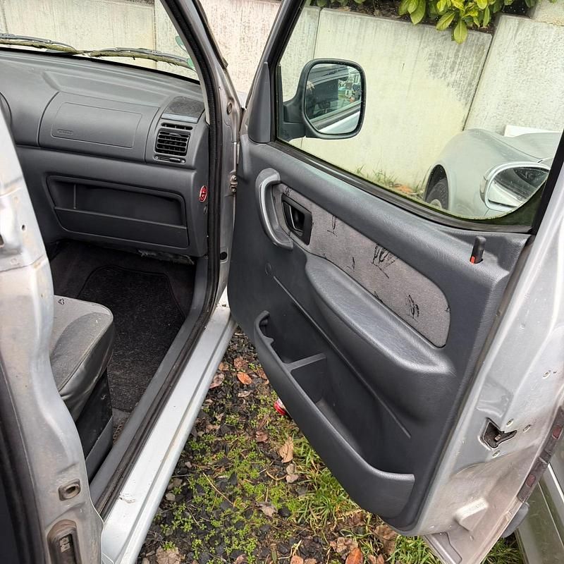 Gebraucht Peugeot Partner 108 PS (79 kW) 2002 Silber Van / Kleinbus