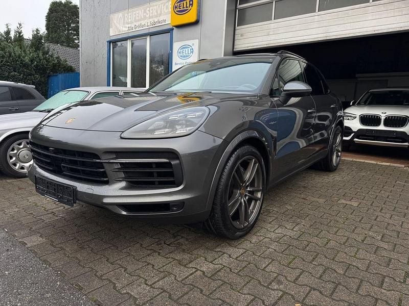 Quarzitgrau Gebraucht 2020 Porsche Cayenne SUV | 64.890 € (Superpreis) - Bild 1/4