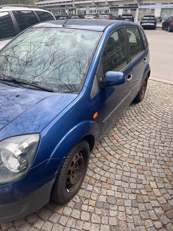 Blau Gebraucht 2007 Ford Fiesta Kleinwagen | 1.600 € (Guter Preis) - Bild 1/4