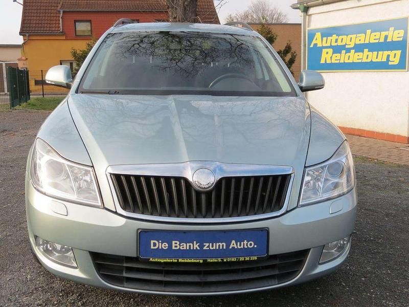 Grün Gebraucht 2010 Skoda Octavia Impuls Edition Kombi | 5.500 € (Fairer Preis) - Bild 1/4