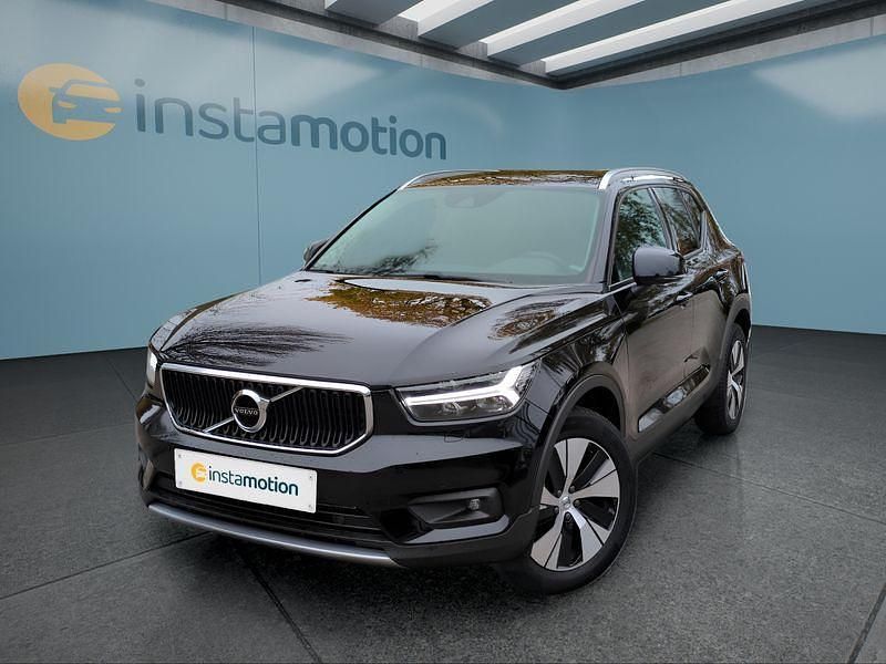 Schwarz Gebraucht 2022 Volvo XC40 Momentum SUV | 24.349 € (Fairer Preis) - Bild 1/4