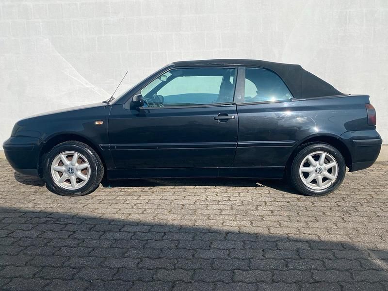 Gebraucht VW Golf Cabriolet Classicline 75 PS (55 kW) 1999 Schwarz Cabrio