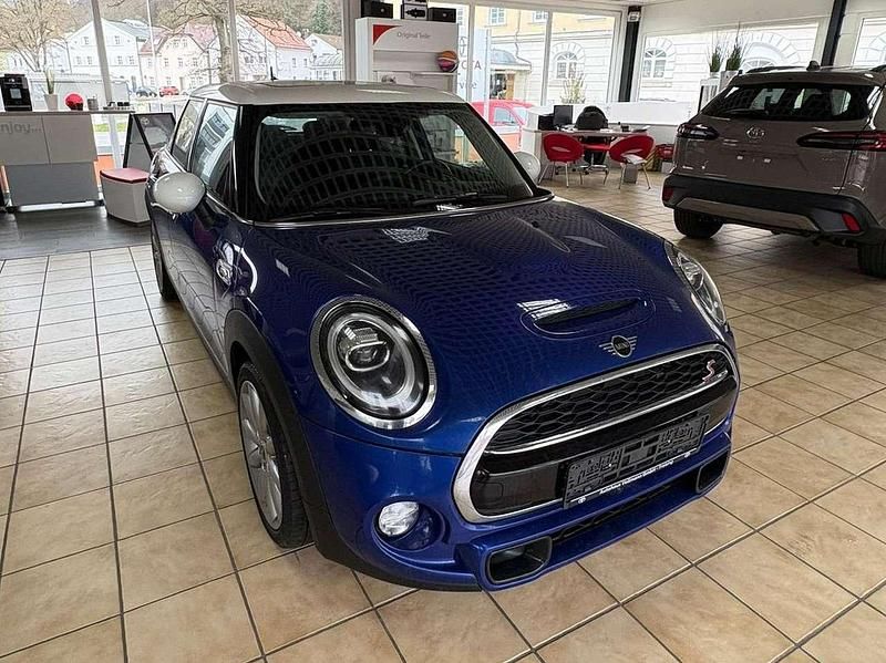 Gebraucht Mini Cooper S 192 PS (141 kW) 2019 Starlight blue metallic Kleinwagen