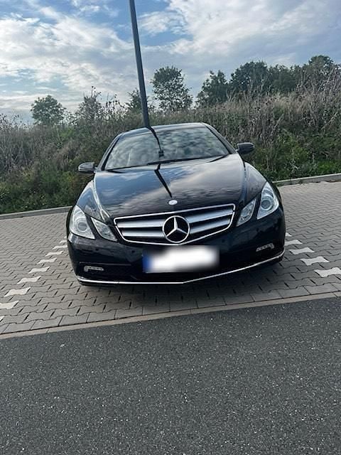 Second-hand Mercedes E250 204 CP (150 kW) 2009 Negru Coupe