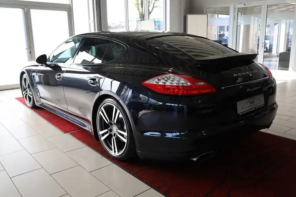 Gebraucht Porsche Panamera 4 299 PS (219 kW) 2011 Basaltschwarz Kleinwagen