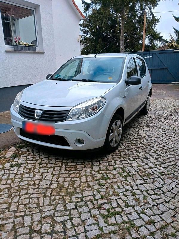 Gebraucht Dacia Sandero 75 PS (55 kW) 2009 Weiß Kleinwagen