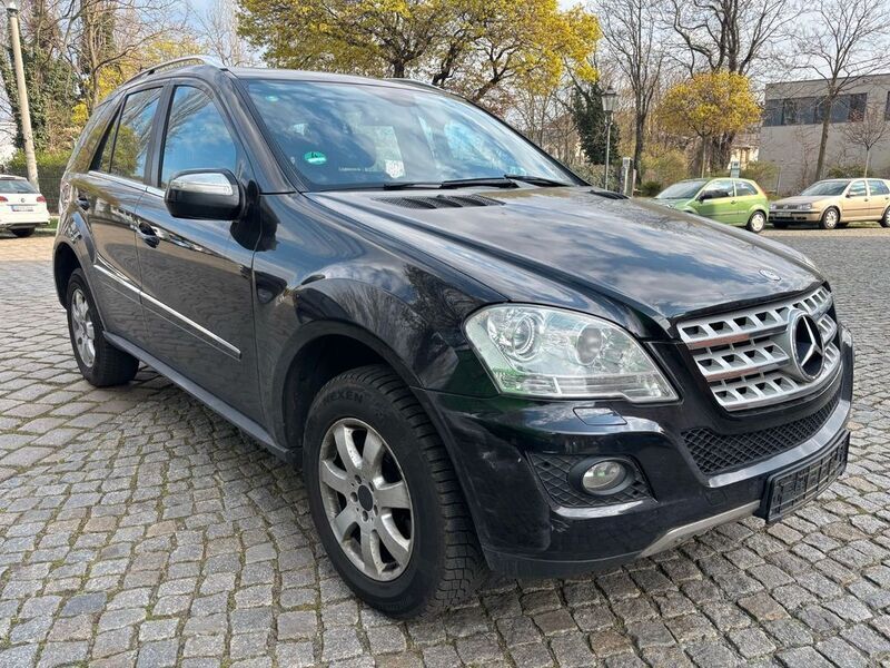 Schwarz Gebraucht 2009 Mercedes ML320 SUV | 5.900 € (Superpreis) - Bild 1/4